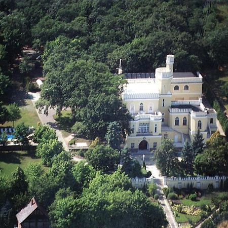 Sir David Balaton Castle Apartmanok บาลาตอนส์เซแปซด์ ภายนอก รูปภาพ