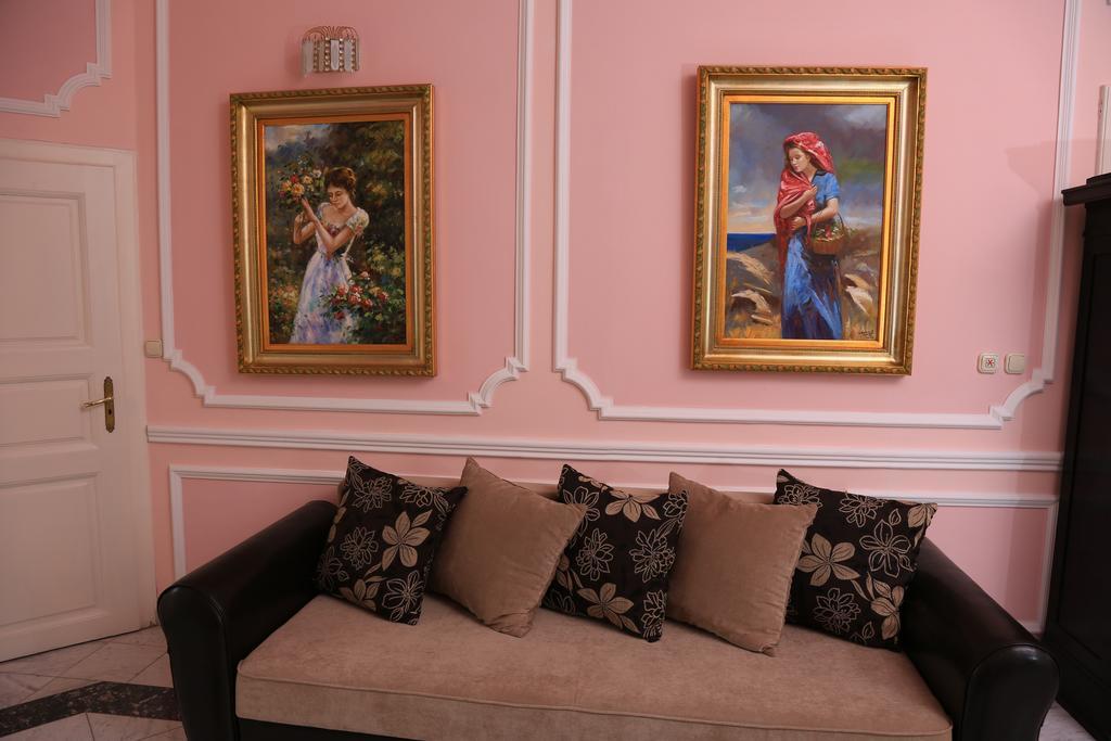 Sir David Balaton Castle Apartmanok บาลาตอนส์เซแปซด์ ภายนอก รูปภาพ