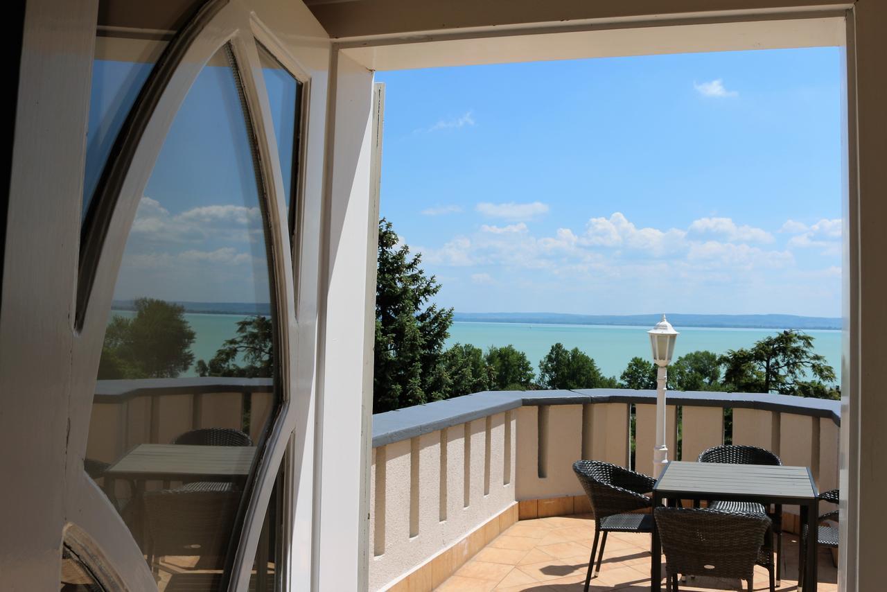 Sir David Balaton Castle Apartmanok บาลาตอนส์เซแปซด์ ภายนอก รูปภาพ