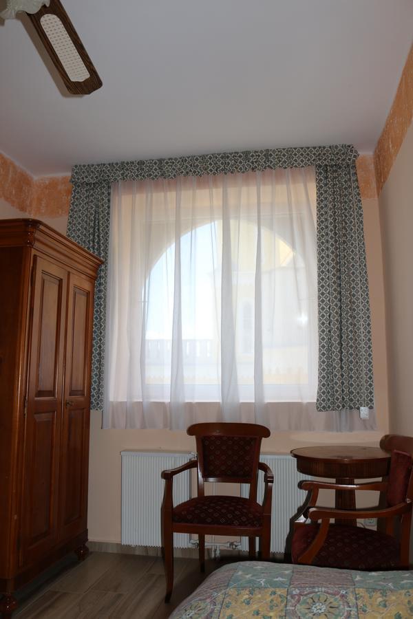 Sir David Balaton Castle Apartmanok บาลาตอนส์เซแปซด์ ภายนอก รูปภาพ